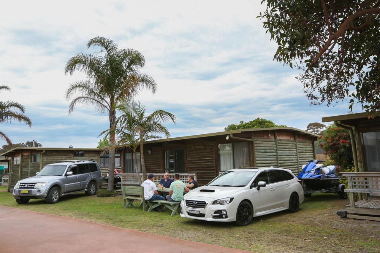 Lazy Acre Log Cabins Lakes Entrance Exteriör bild