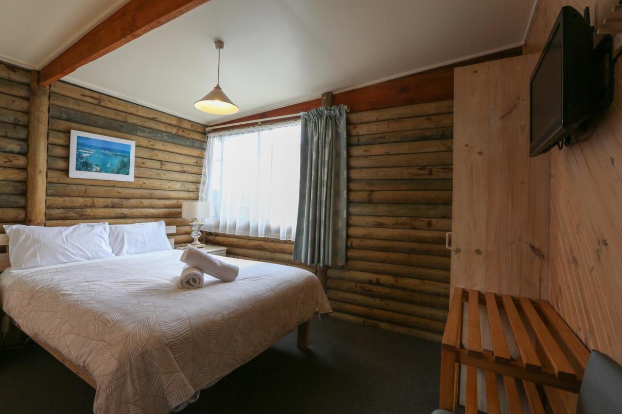 Lazy Acre Log Cabins Lakes Entrance Exteriör bild