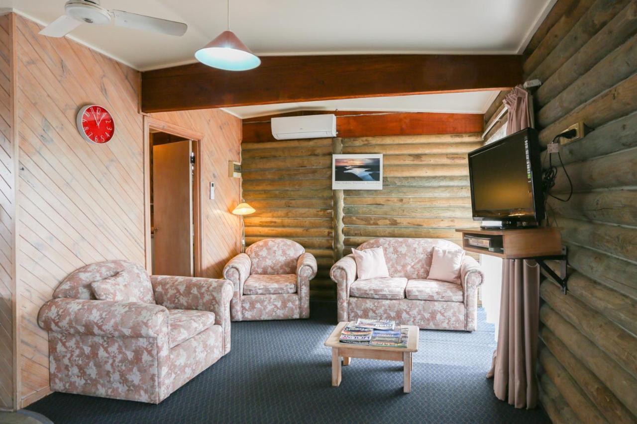 Lazy Acre Log Cabins Lakes Entrance Exteriör bild